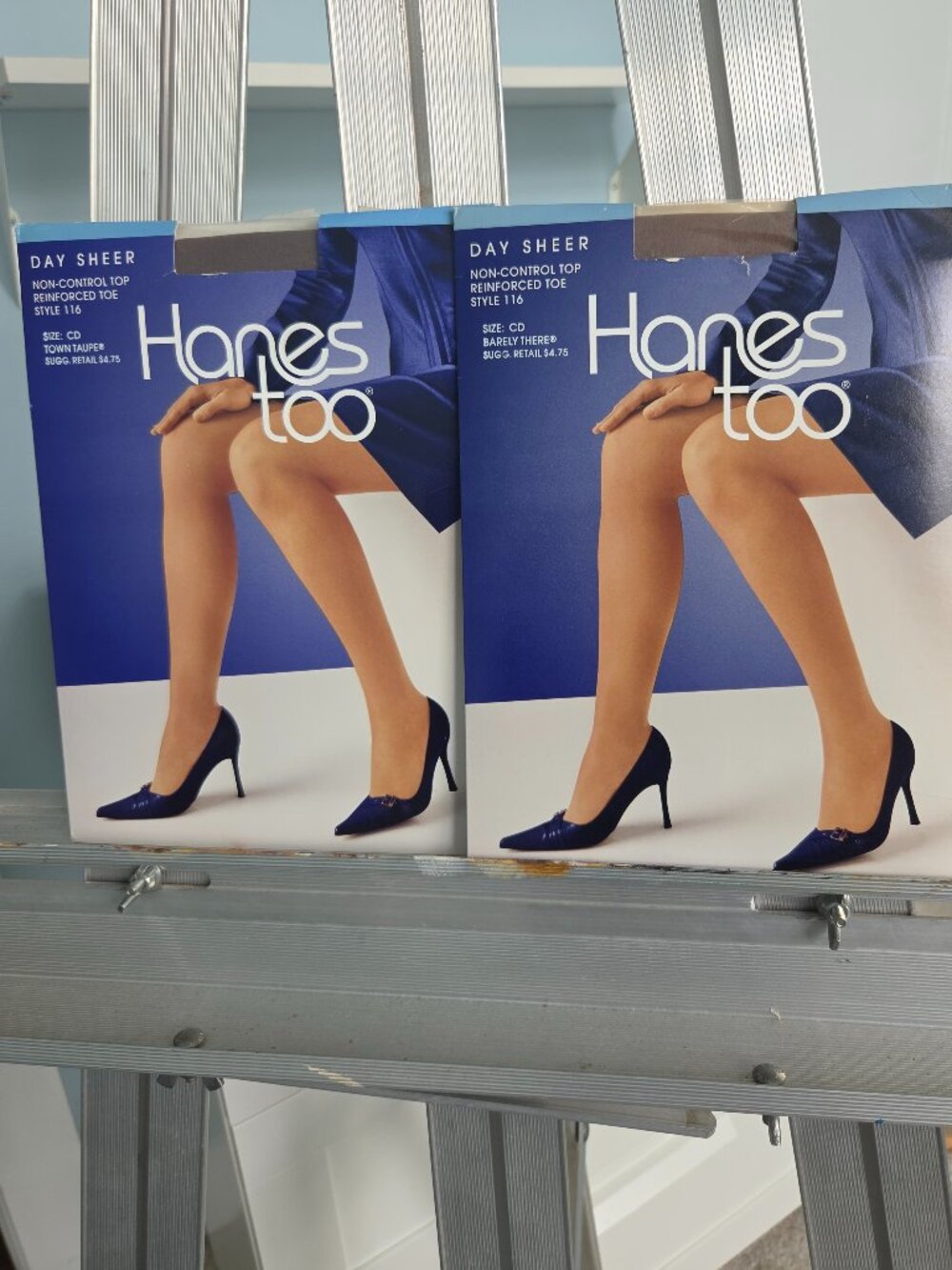 HANES TOO VINTAGE, 2 PAIR DAY SHEER PANTYHOSE, N0N-CONTROL TOP, SIZE CD,